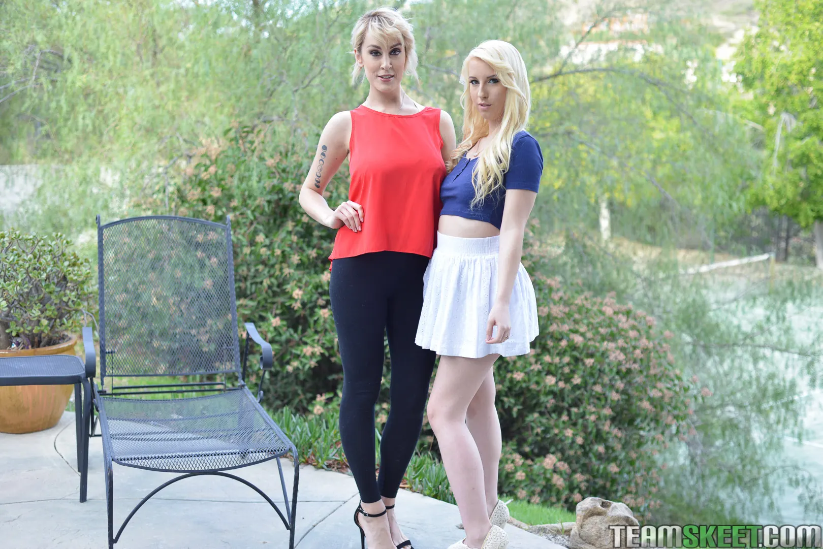 Team Skeet 'Una bacanal a la hora de dormir de Badmilfs' protagonizando Darcie Belle (foto 1)