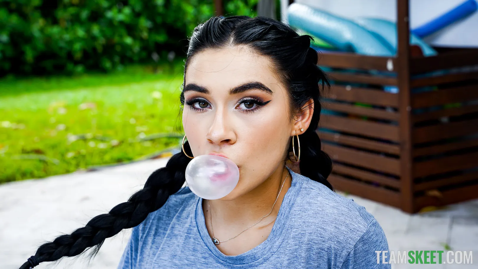 Delilah Dagger en 'Debut de Delilah en TeamSkeet con Strip Twister' from 'Team Skeet' (foto 50) Team Skeet 'Debut de Delilah en TeamSkeet con Strip Twister' protagonizando Delilah Dagger (foto 50)