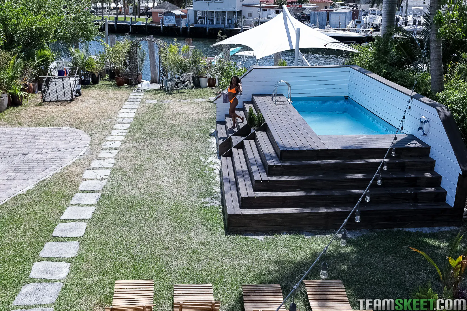 Demi Sutra en 'Explorando a mi hermanastra' from 'Team Skeet' (foto 42) Team Skeet 'Explorando a mi hermanastra' protagonizando Demi Sutra (foto 42)