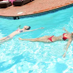 Dillion Harper en 'Team Skeet' Fantasía de hermanastra (Miniatura 5)