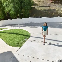 Ellie Eilish en 'Team Skeet' Pequeño amante del semen (Miniatura 36)