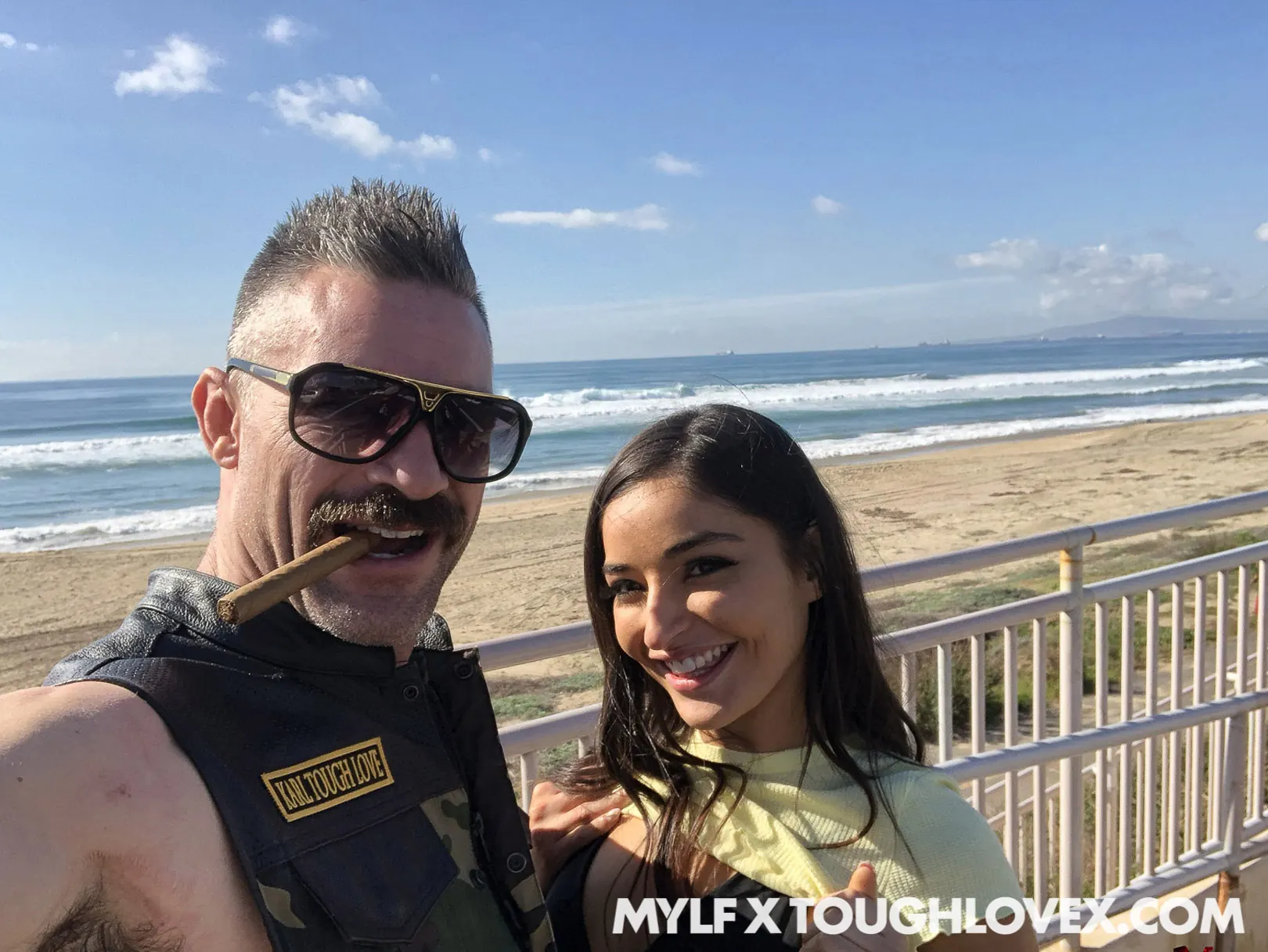 Team Skeet 'Recibiendo un poco de amor duro' protagonizando Emily Willis (foto 42)