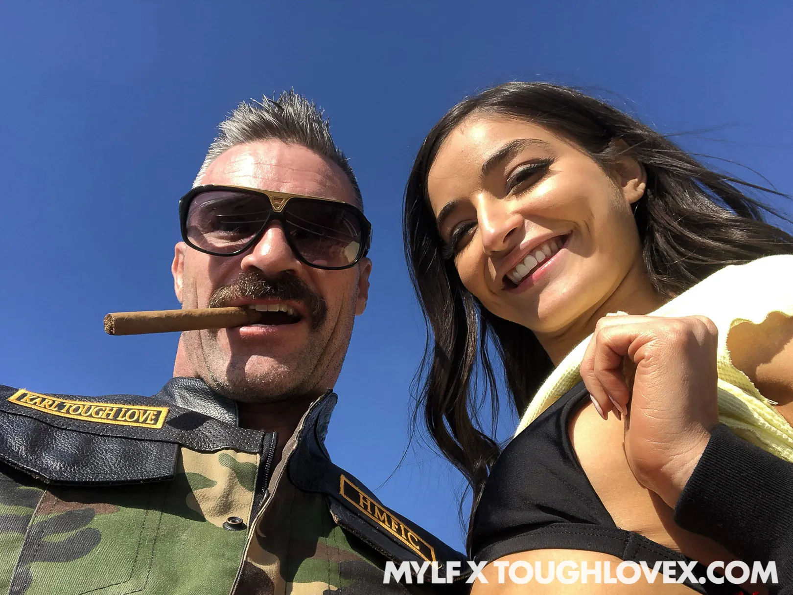 Team Skeet 'Recibiendo un poco de amor duro' protagonizando Emily Willis (foto 44)