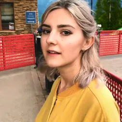 Eva Elfie in 'Team Skeet' Gondola Lift (Thumbnail 6)