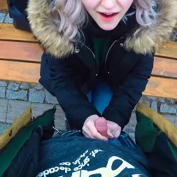Eva Elfie en 'Team Skeet' Le hice una mamada a una fan en público (Miniatura 36)