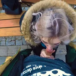 Eva Elfie en 'Team Skeet' Le hice una mamada a una fan en público (Miniatura 44)