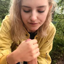 Eva Elfie in Practice (Photo 33) Eva Elfie in 'Team Skeet' Practice (Thumbnail 33)