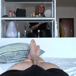 Eva Elfie en 'Team Skeet' Quedarse en casa (Miniatura 1)