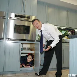 Eva Yi in Mini Oriental Chick With A Tight Slit (Photo 60) Eva Yi in 'Team Skeet' Mini Oriental Chick With A Tight Slit (Thumbnail 60)