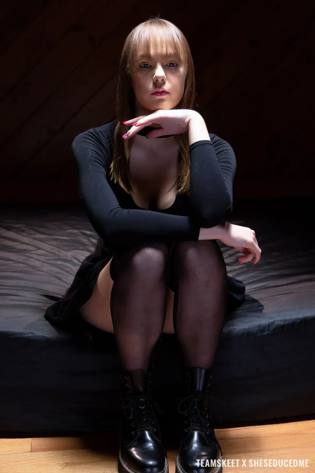 Georgia Jones en 'El interrogatorio' from 'Team Skeet' (foto 1) Team Skeet 'El interrogatorio' protagonizando Georgia Jones (foto 1)