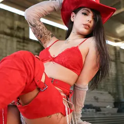 Gina Valentina en 'Team Skeet' Luchando contra el coño de una pequeña vaquera (Miniatura 77)