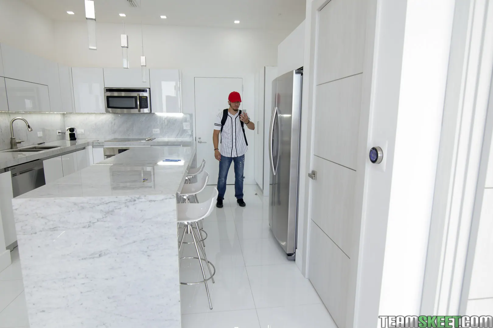 Giselle Ambrosio en 'El último Pikahoe' from 'Team Skeet' (foto 130) Team Skeet 'El último Pikahoe' protagonizando Giselle Ambrosio (foto 130)