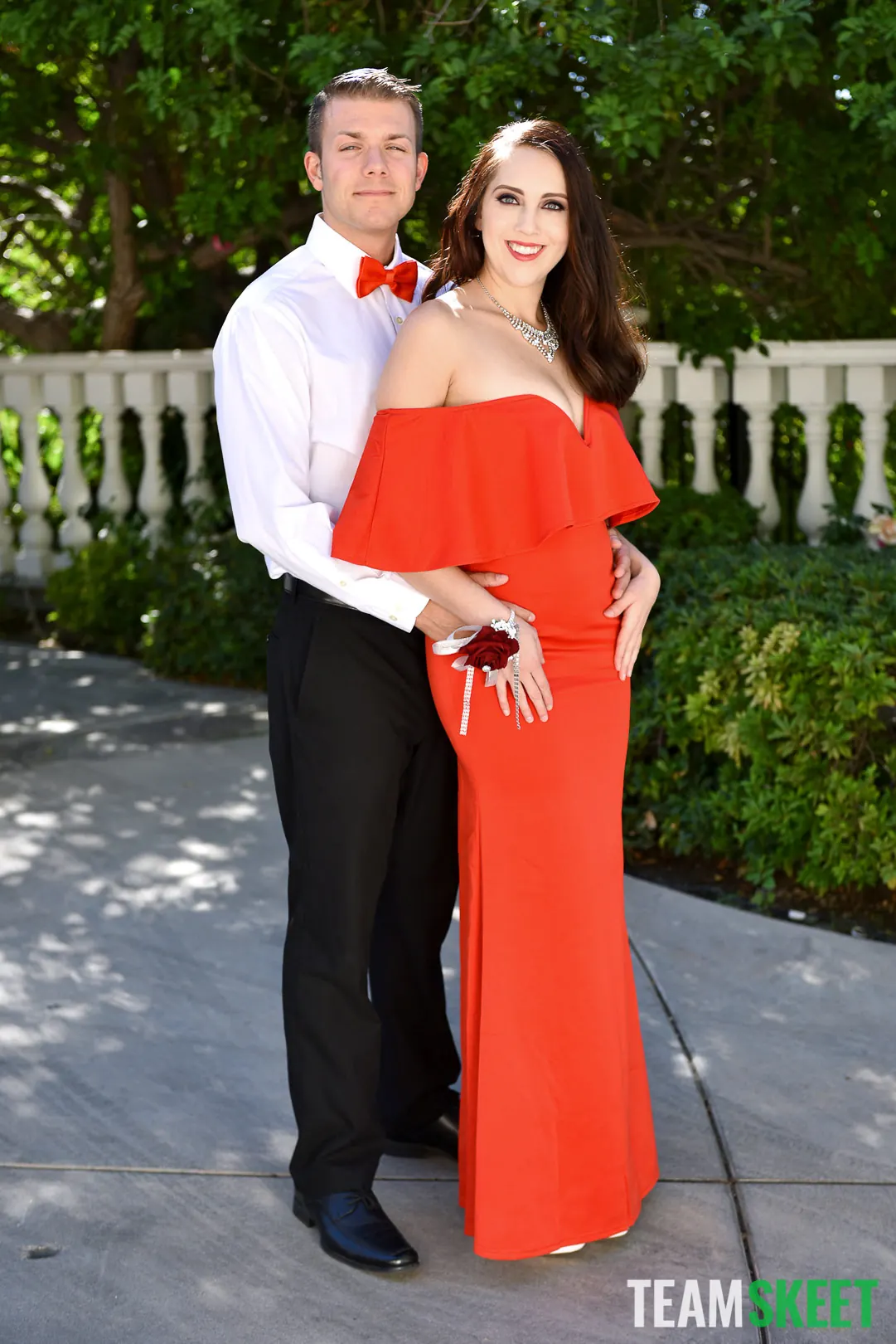 Team Skeet 'Resultados satisfactorios garantizados' protagonizando Goldie Glock (foto 1)