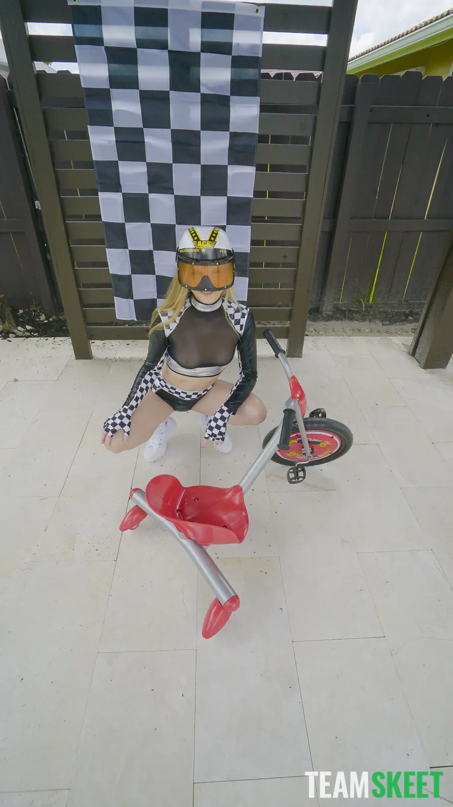 Harlow West en 'La carrera de aceleración' from 'Team Skeet' (foto 13) Team Skeet 'La carrera de aceleración' protagonizando Harlow West (foto 13)