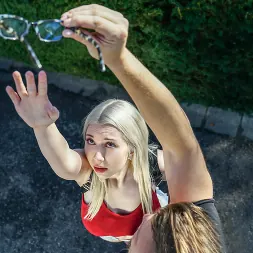 Harlowe Blue en 'Team Skeet' Putas que montan pollas (Miniatura 16)