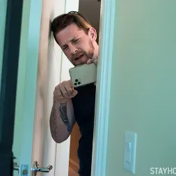 Harlowe Blue en 'Team Skeet' Programa de cuarentena (Miniatura 130)