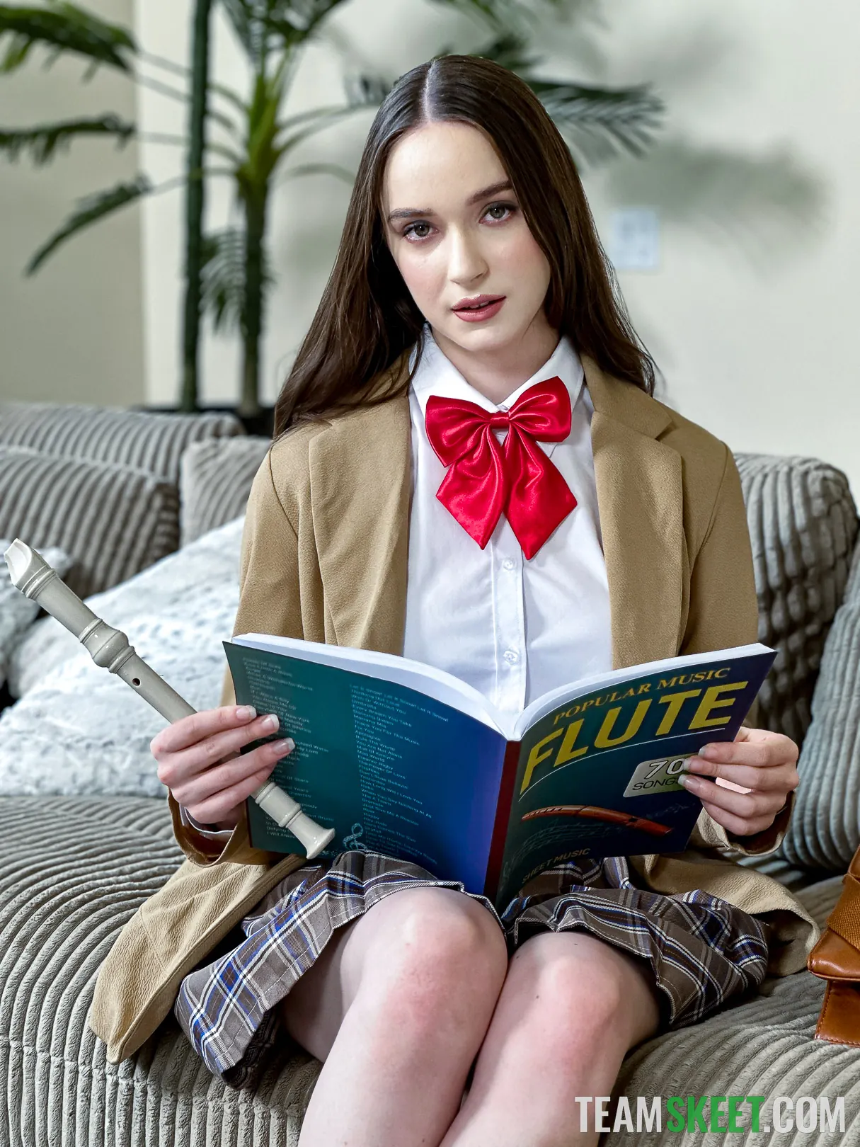 Team Skeet 'Fantasía lésbica: Creo que mi profesora de música quiere follarme' protagonizando Hazel Moore (foto 6)