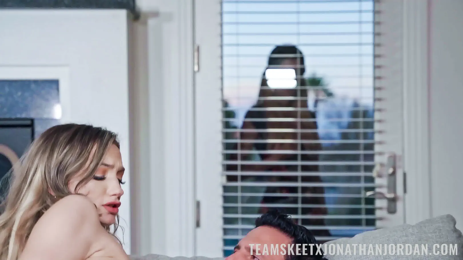 Helena Price en 'Cuando llega a casa del trabajo...' from 'Team Skeet' (foto 66) Team Skeet 'Cuando llega a casa del trabajo...' protagonizando Helena Price (foto 66)