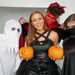 Isabella Nice in 'Team Skeet' Compilation: Girls in Costumes (Thumbnail 24)