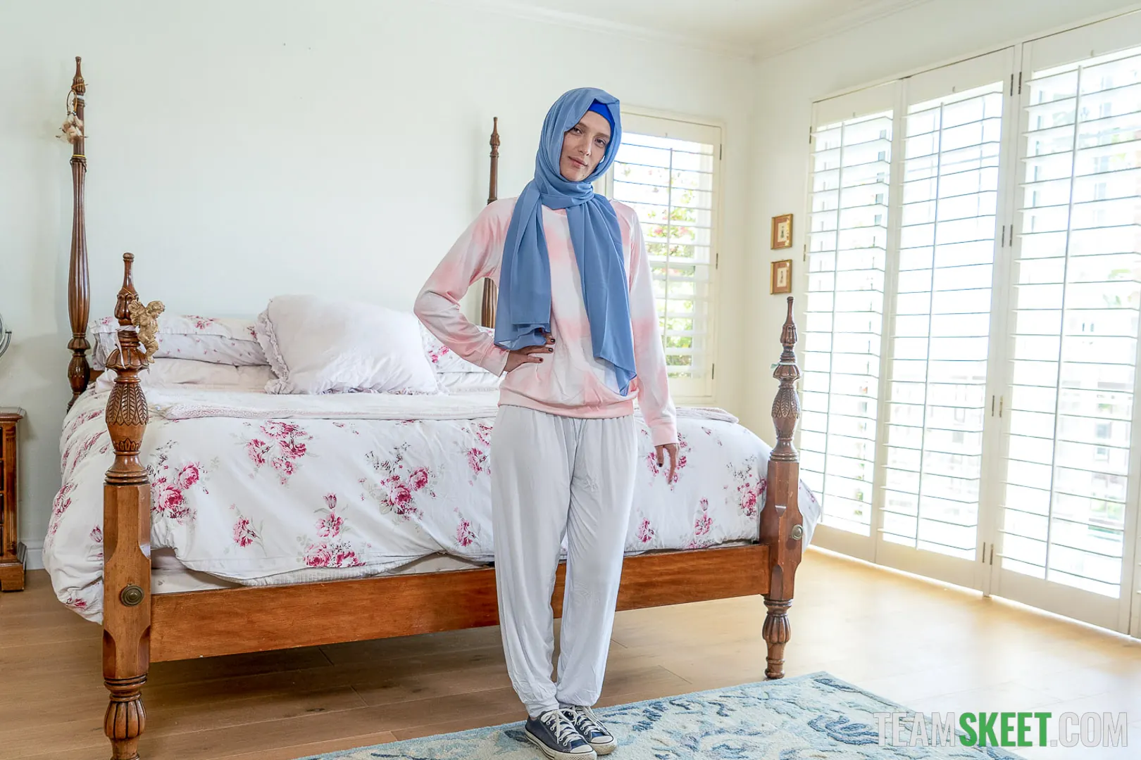 Team Skeet 'En casa con mi mejor amiga' protagonizando Izzy Lush (foto 6)