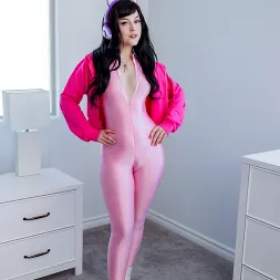 Jade Valentine in 'Team Skeet' Cosplay Ass Play (Thumbnail 1)