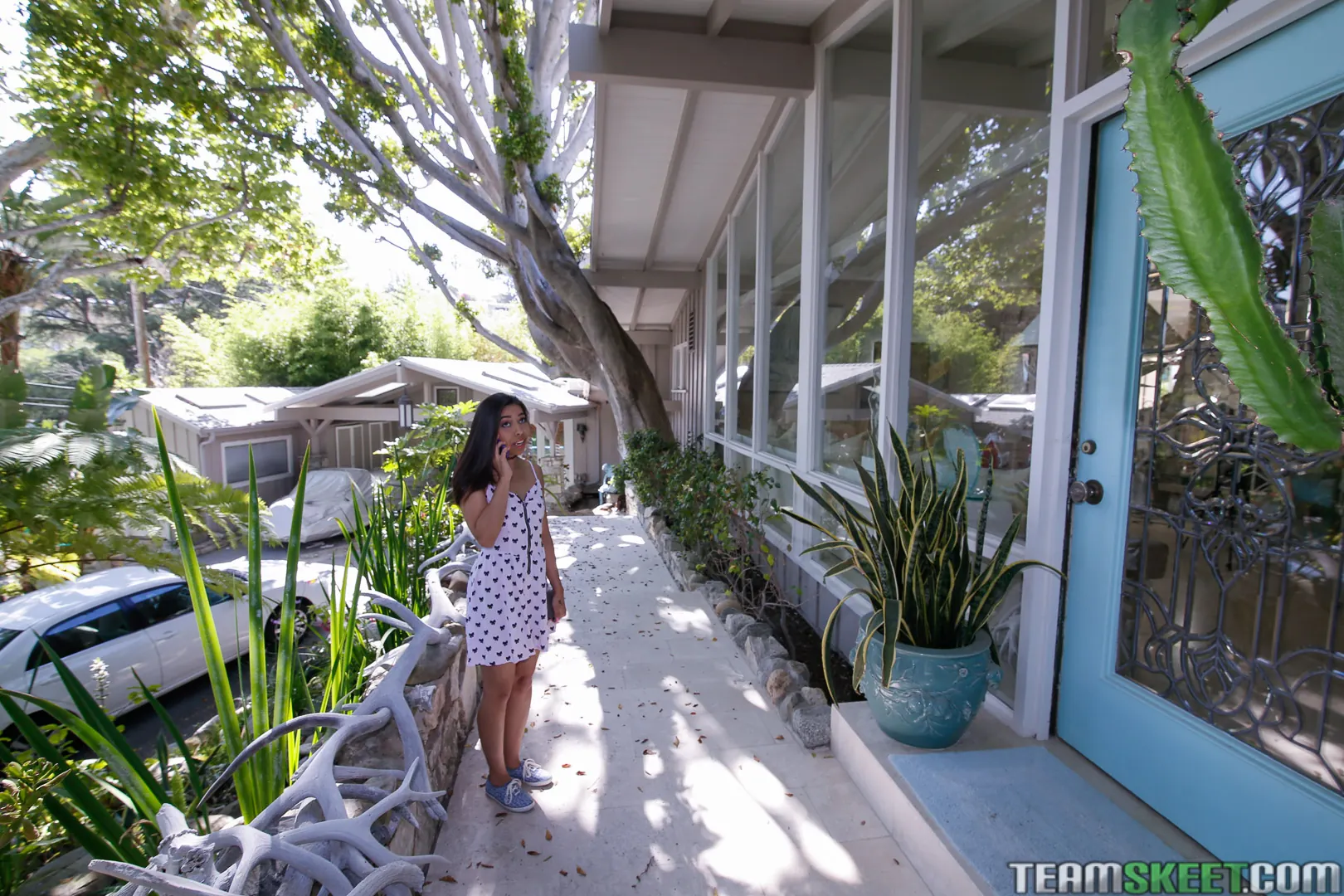 Jasmine Summers en 'Una pequeña niña hace grandes movimientos' from 'Team Skeet' (foto 1) Team Skeet 'Una pequeña niña hace grandes movimientos' protagonizando Jasmine Summers (foto 1)