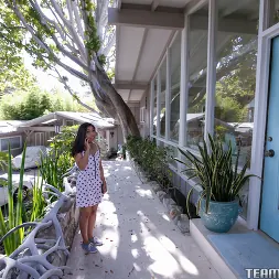 Jasmine Summers in 'Team Skeet' Small Girl Makes Big Moves (Thumbnail 1)