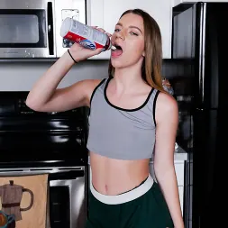 Jayden Black en El hermano de las bolas azules (foto 1) Jayden Black en 'Team Skeet' El hermano de las bolas azules (Miniatura 1)