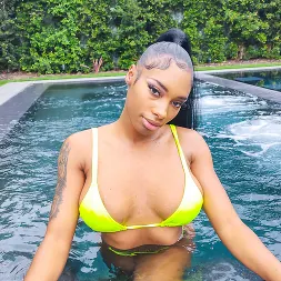 Jaymee Green en 'Team Skeet' Espectáculo de bikini (Miniatura 7)