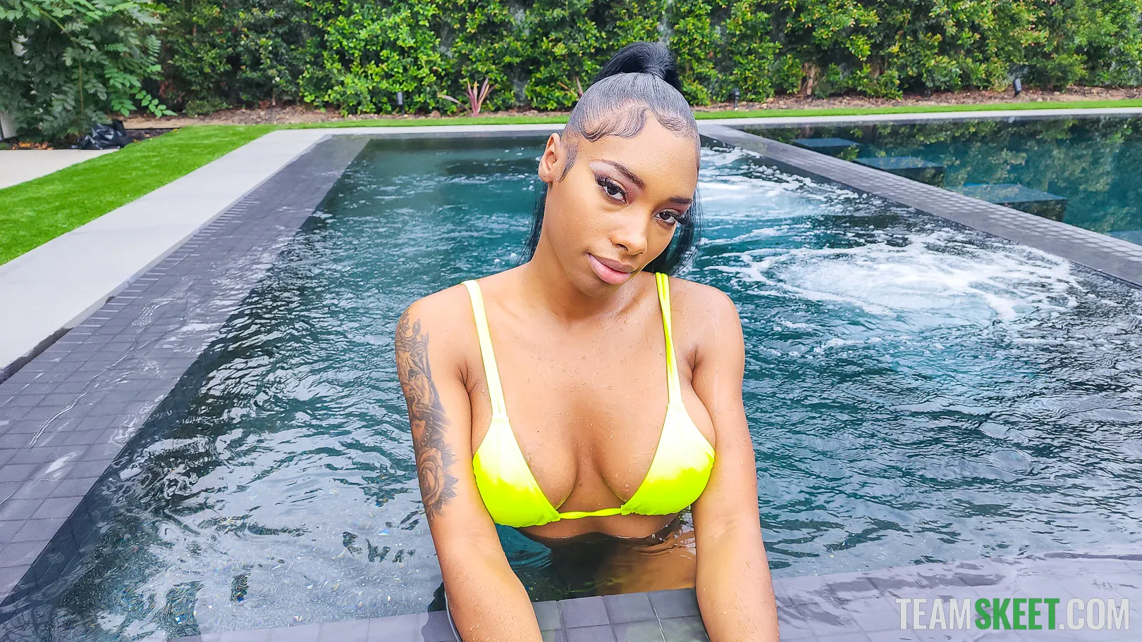 Jaymee Green en 'Espectáculo de bikini' from 'Team Skeet' (foto 9) Team Skeet 'Espectáculo de bikini' protagonizando Jaymee Green (foto 9)