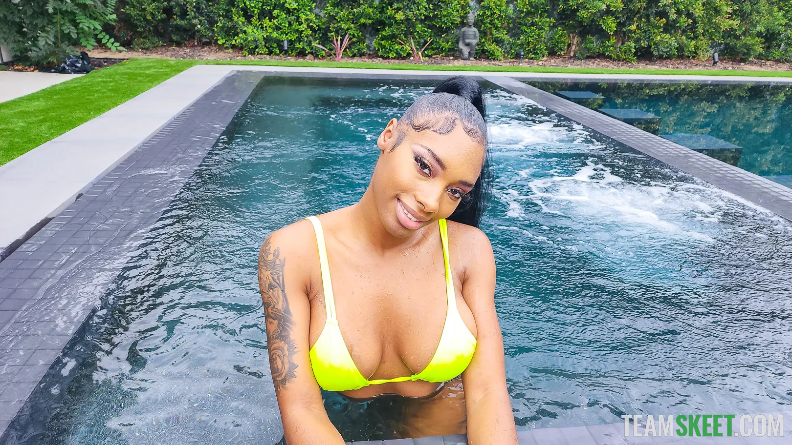 Jaymee Green en 'Espectáculo de bikini' from 'Team Skeet' (foto 10) Team Skeet 'Espectáculo de bikini' protagonizando Jaymee Green (foto 10)