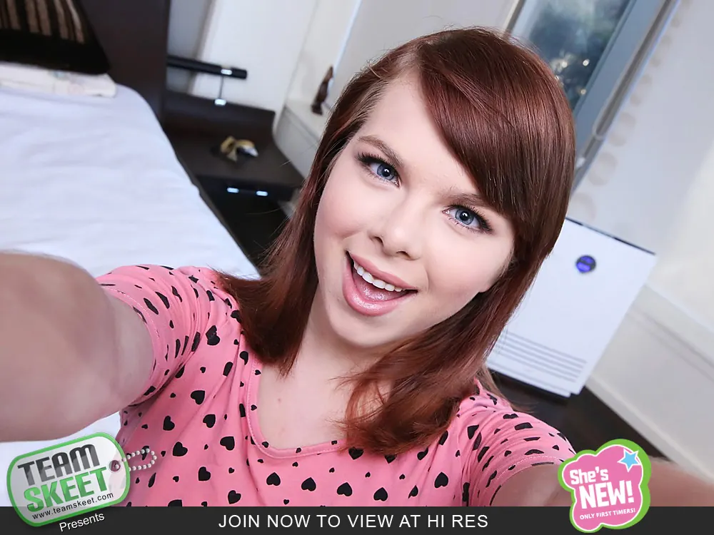 Team Skeet 'Before You Shower' starring Jennifer Bliss (Photo 1)