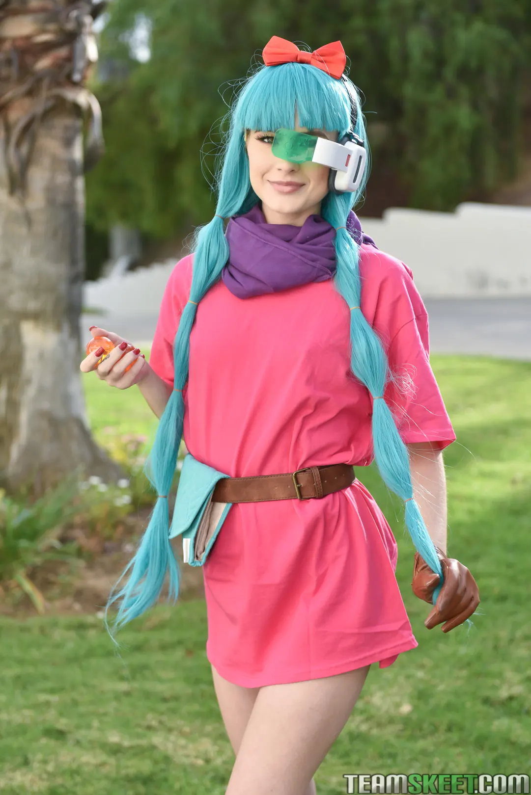 Team Skeet 'Gallo de Dragon Ball' protagonizando Jessie Saint (foto 1)