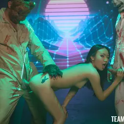 Jewelz Blu en 'Team Skeet' Compilación: lugares salvajes para follar (Miniatura 20)