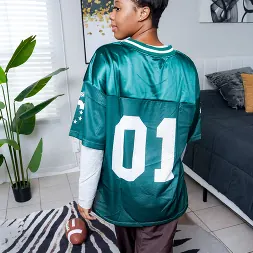 Journey Love en 'Team Skeet' Mi hijastra escondía un cuerpo perfecto debajo de esa camiseta (debut de amor de viaje) (Miniatura 12)