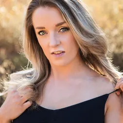 Judy Jolie en 'Team Skeet' Lesbianas de la naturaleza 01 (Miniatura 3)