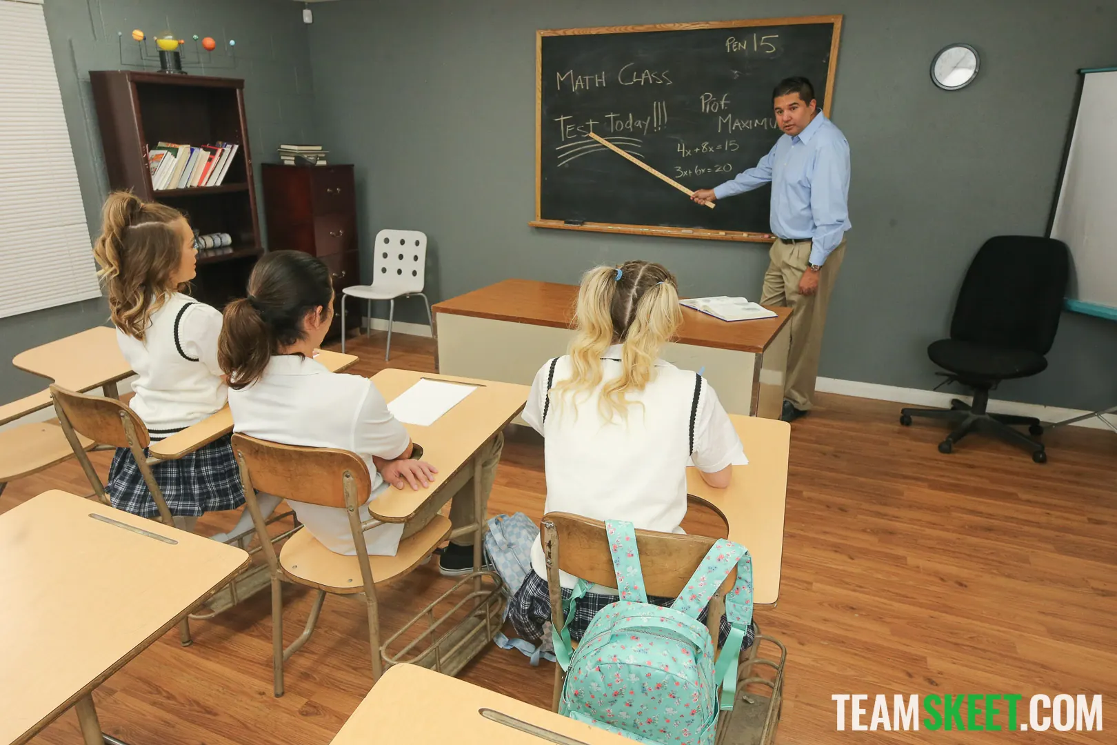 Team Skeet 'Resolver para 'X'' protagonizando Katie Kush (foto 45)