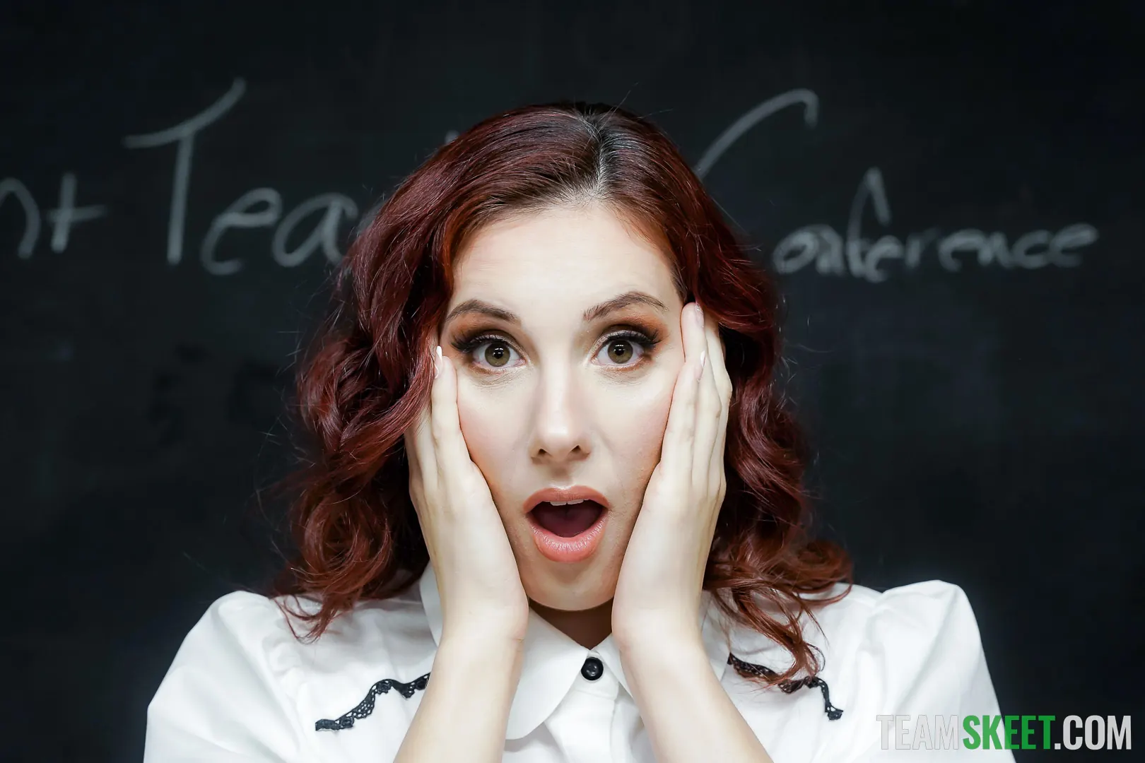 Team Skeet 'Pegado a ti y al profesor también' protagonizando Katie Kush (foto 1)