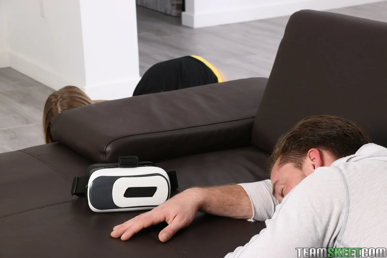 Team Skeet 'La realidad virtual versus mi pequeña hermanastra' protagonizando Khloe Kapri (foto 14)