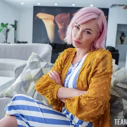 Khloe Kingsley en 'Team Skeet' Recopilación de los mejores momentos de sentarse en la cara (Miniatura 1)