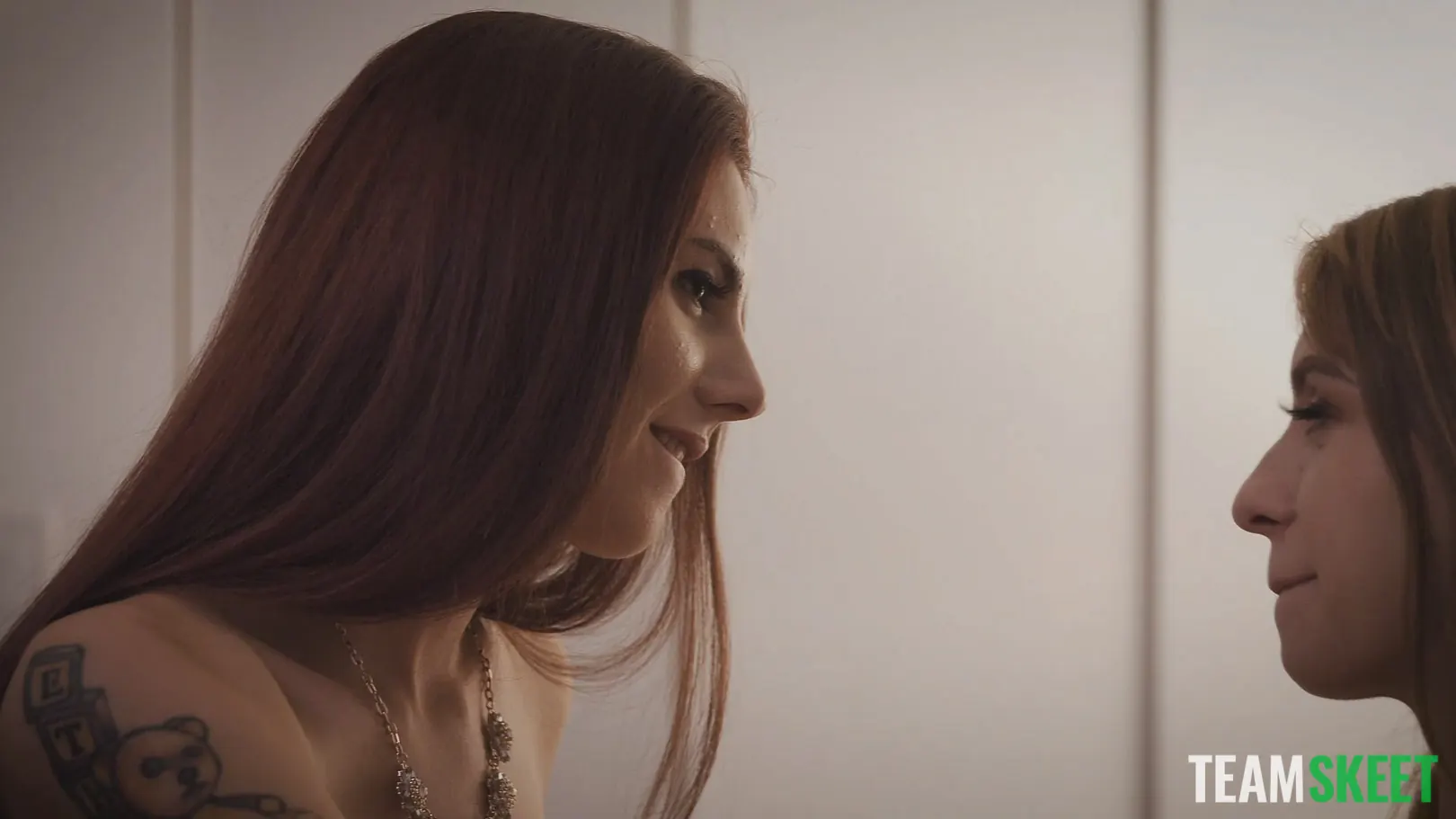 Team Skeet 'Rellenando su sujetador' protagonizando Kristy May (foto 88)