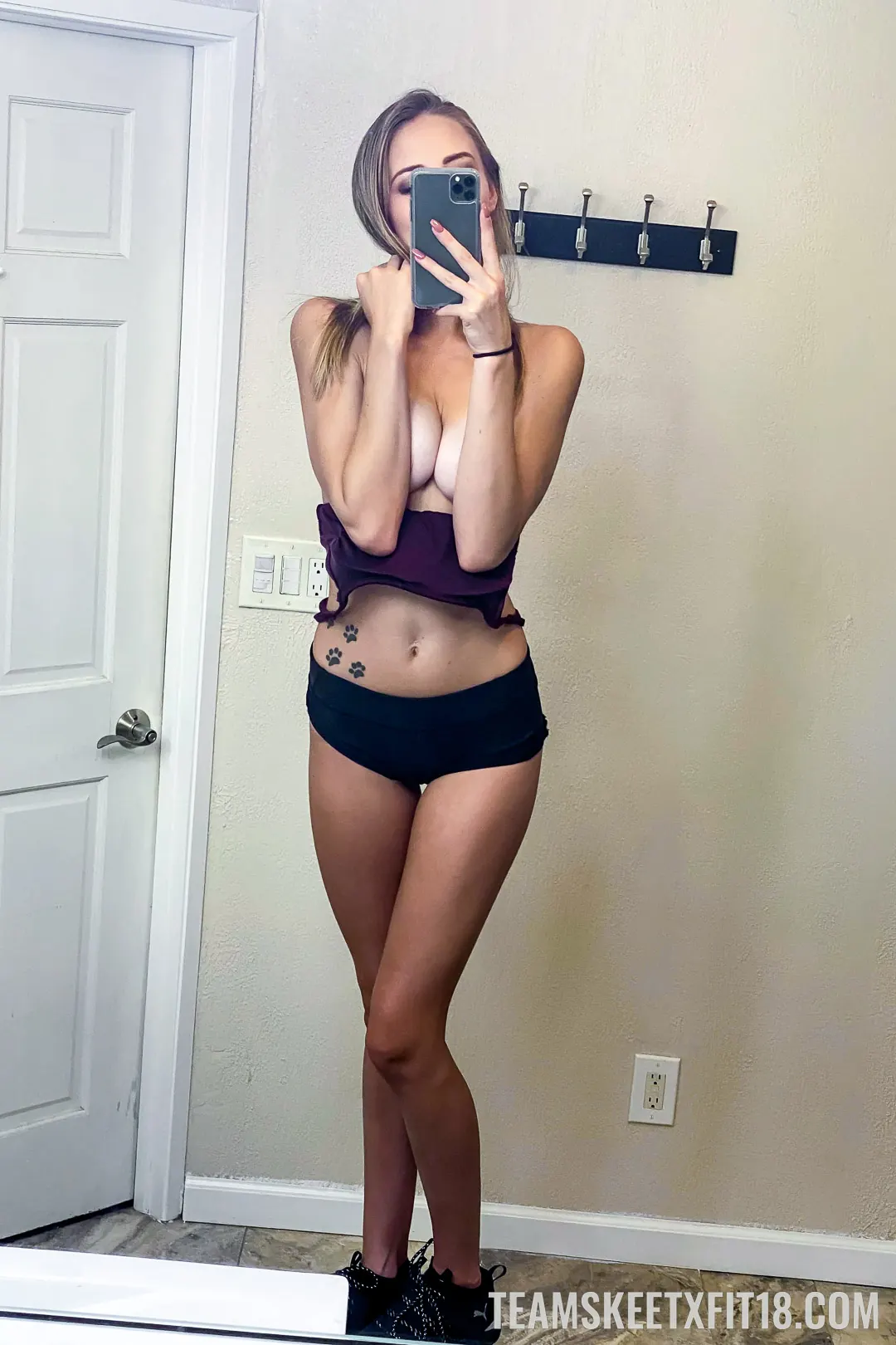 Kyler Quinn en 'Si me rascas la espalda…' from 'Team Skeet' (foto 39) Team Skeet 'Si me rascas la espalda…' protagonizando Kyler Quinn (foto 39)