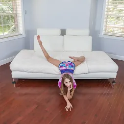 Kyler Quinn en Pequeña retadora (foto 78) Kyler Quinn en 'Team Skeet' Pequeña retadora (Miniatura 78)