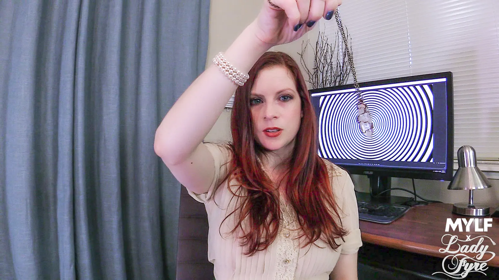 Lady Fyre en 'Rituales sexuales milenarios' from 'Team Skeet' (foto 1) Team Skeet 'Rituales sexuales milenarios' protagonizando Lady Fyre (foto 1)