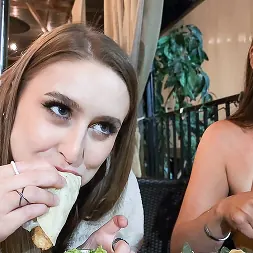 Laney Grey en 'Team Skeet' Concepto: Mujer Ala (Miniatura 16)