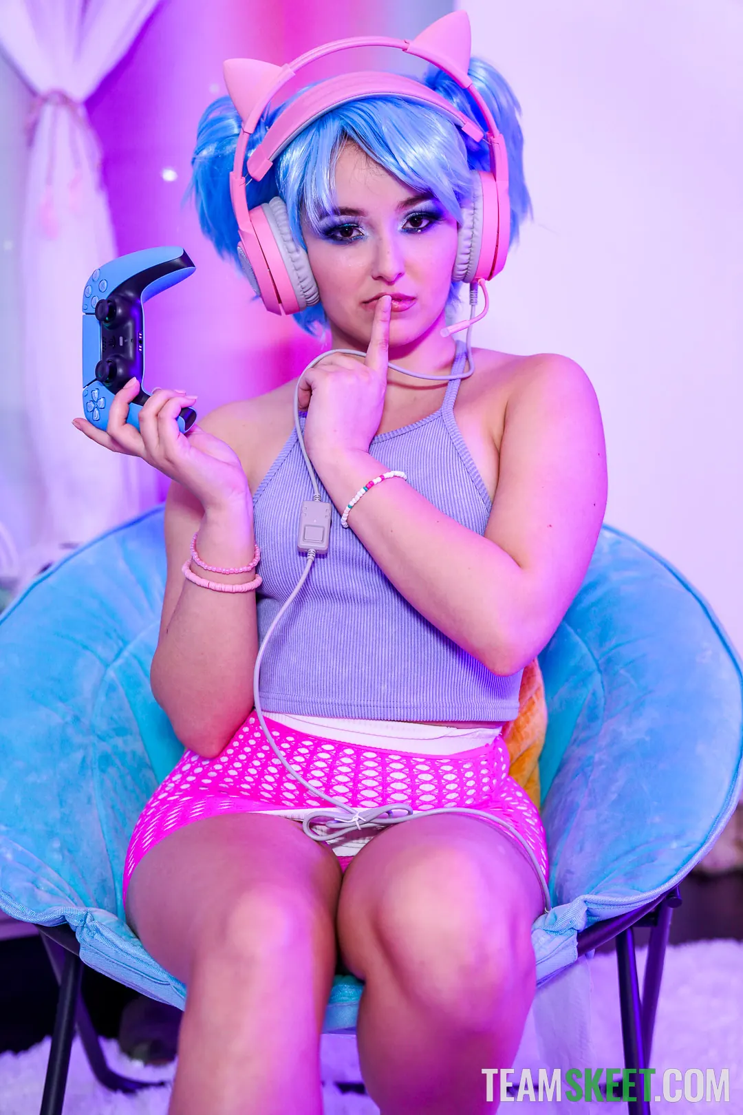 Team Skeet 'Concepto: Noche de juegos' protagonizando Leana Lovings (foto 1)