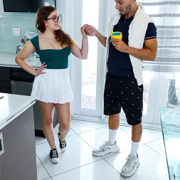 Leana Lovings en 'Team Skeet' Culo atascado (Miniatura 40)