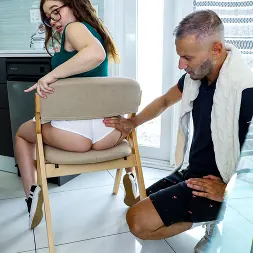 Leana Lovings en 'Team Skeet' Culo atascado (Miniatura 56)
