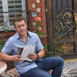 Lilly Ford en 'Team Skeet' Punto de acceso diminuto (Miniatura 72)