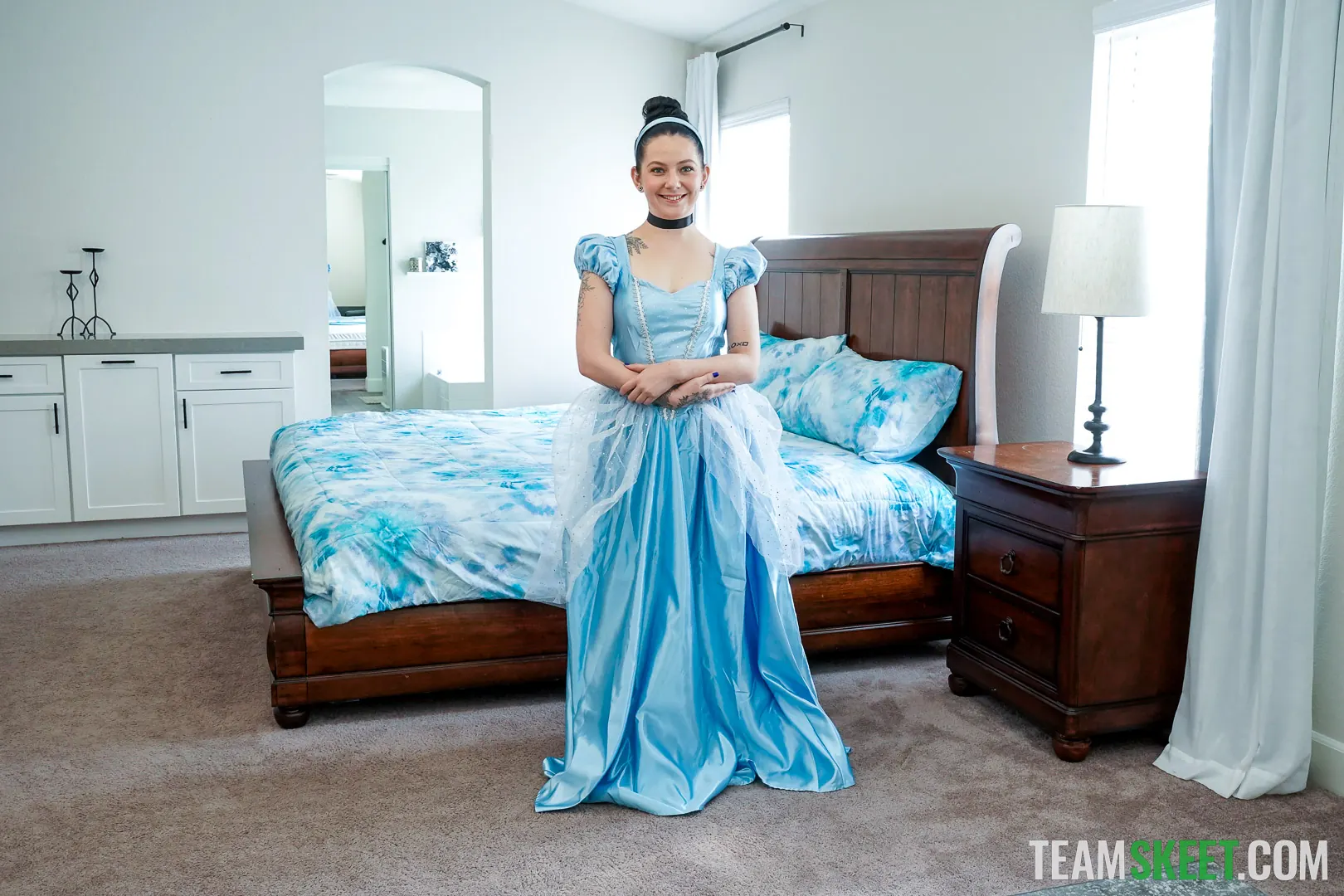 Team Skeet 'The Magic Butt Plug' starring Lily Thot (Photo 1)